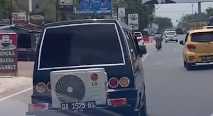 Mobil Tua Viral Menggunakan AC Rumah Karena Cuaca Panas