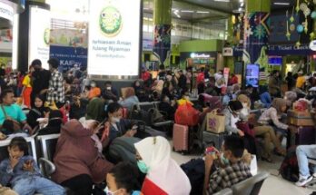 Naiknya Penumpang KA Di Stasiun Gambir Karena Konser Codplay