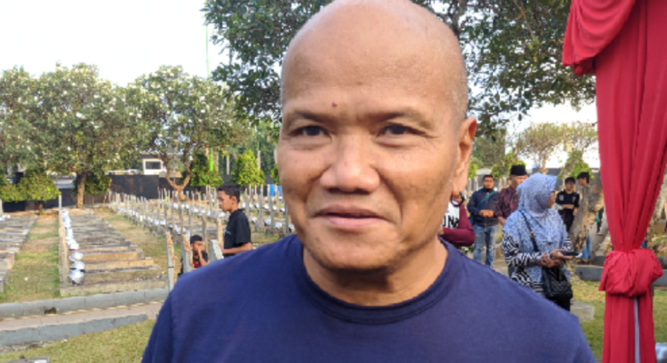 Viral Pemusik Adrie Subono Bersyukur Dapat Berhaji