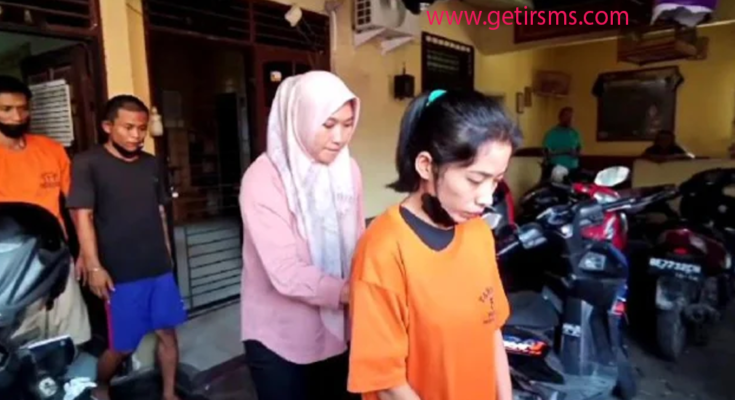 Wanita Tertangkap Basah